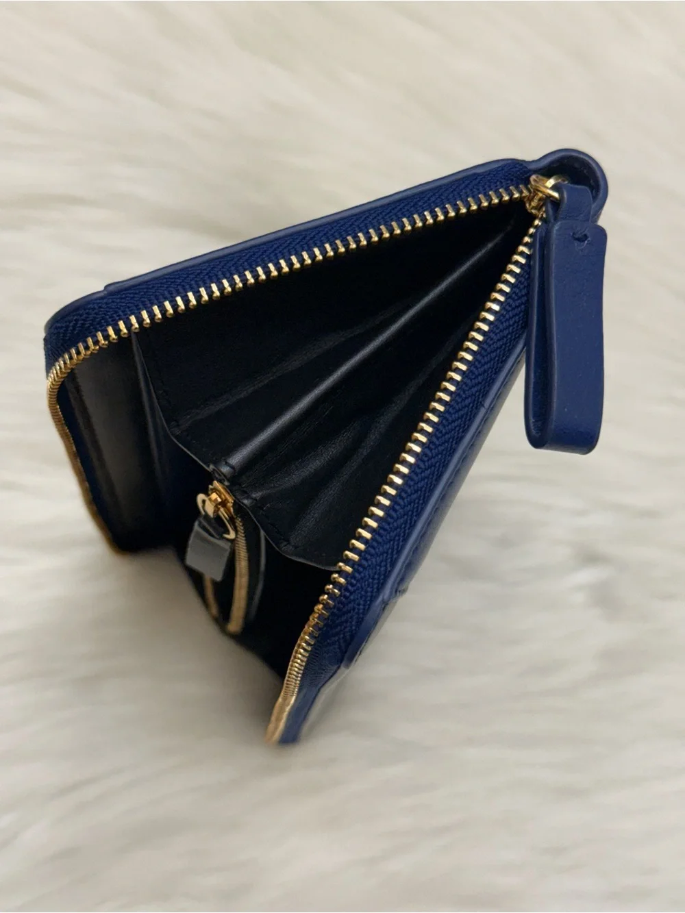 DIANE VON FURSTENBERG - BLACK BLUE SOFT ALL LEATHER ZIP AROUND LONG WALLET